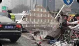 东莞长安厦边车祸最新爆料